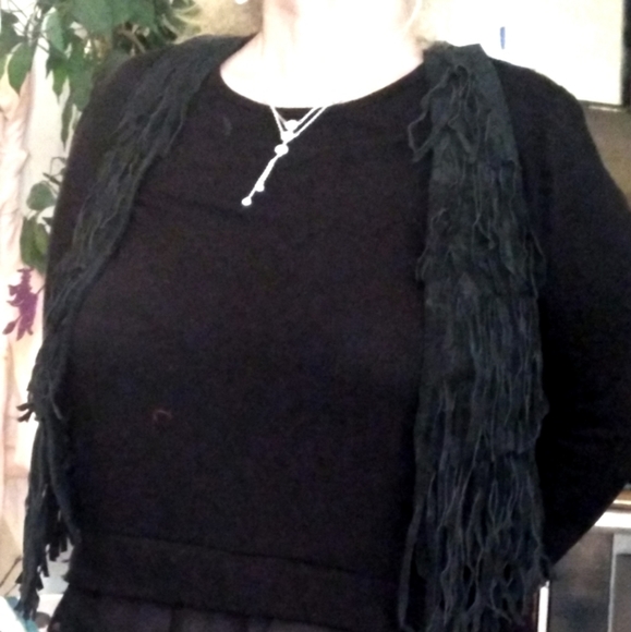 L lined Twenty one fringed vest - Picture 7 of 7